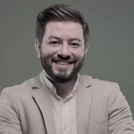 حسین حقیقی روح و ریحانمی جان و جانانمی